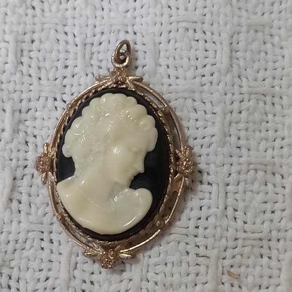 Antique Charm - Picture 1 of 2